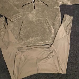 PINK Brand sport leggings lace detail pocket at waist large never worn